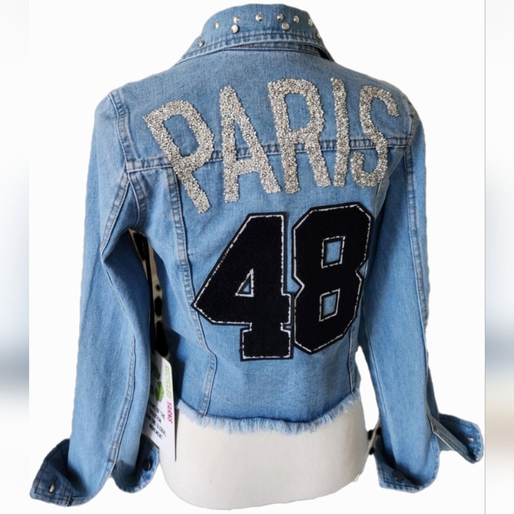 NWT ❗️ Paris 48 sparkle sign with rhinestones accents on the collar and pocket